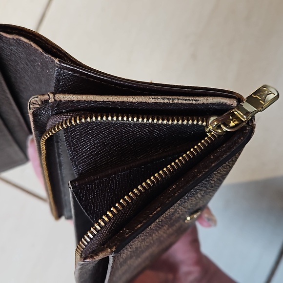 Louis Vuitton Damier Ebne Bifold Wallet - Picture 10 of 12